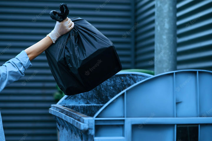 История с вывозом мусора в столице Хакасии обросла новыми проблемами 