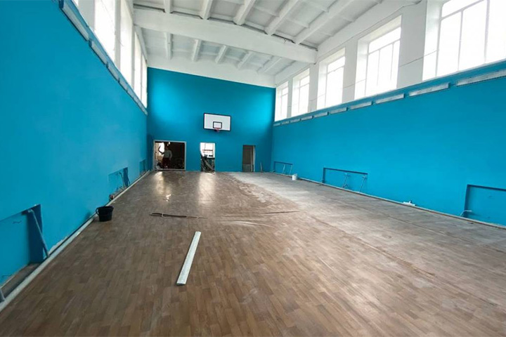 В Вершино-Бидже завершается ремонт школьного спортзала