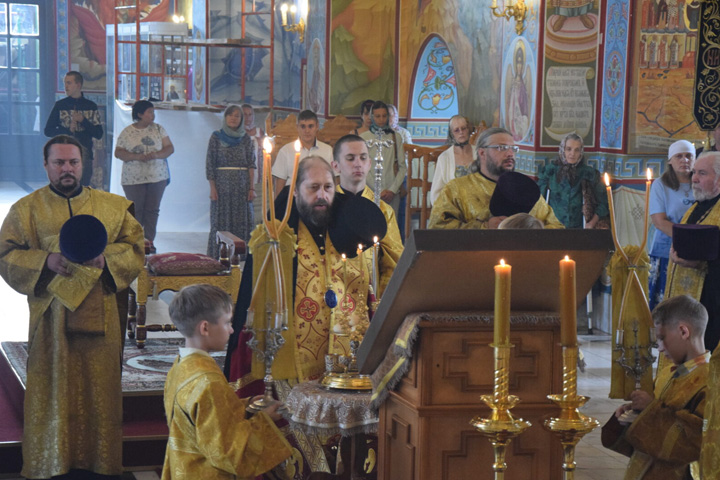 День Крещения Руси - в Абакане Литургия и Крестный ход 
