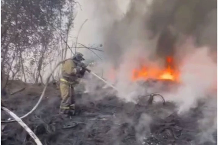 Дым над Красноярском поднялся из-за покрышек