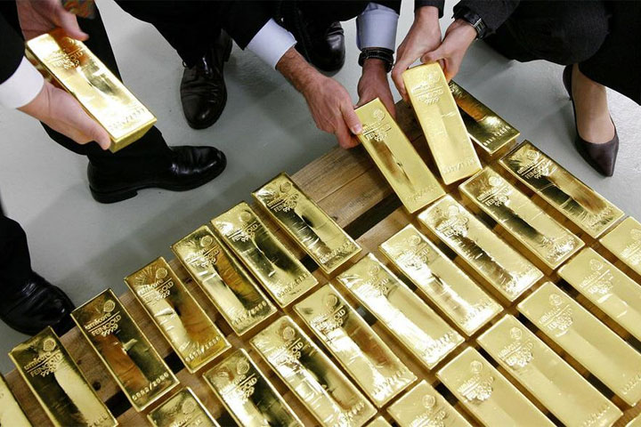 Банкиры установили рекорды по вывозу золота из России: власть готовит ответный удар?