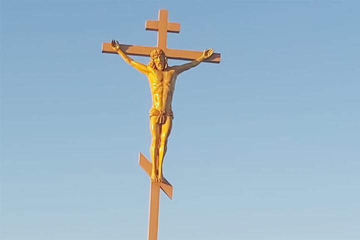 Трехметровый крест в хакасском Таштыпе - маленький светлый праздник