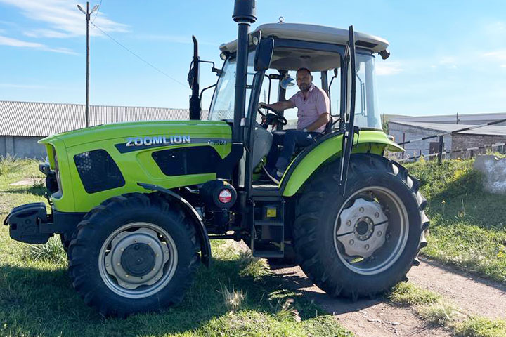 В Ширинском аграрном техникуме появился современный трактор 