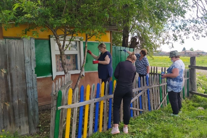 Жители Усть-Абаканского района получили помощь в благоустройстве