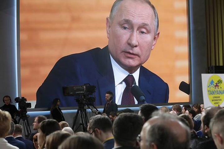 Треть страны Путину не доверяет, хотя он вряд ли об этом знает