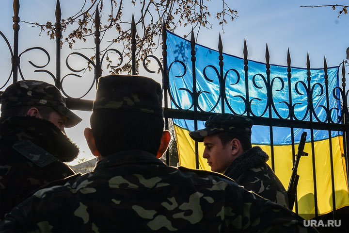 Историк: киевский режим довел Украину до краха