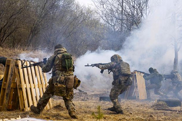 Душманы на Украине: Америка сделала ставку на своих недавних врагов