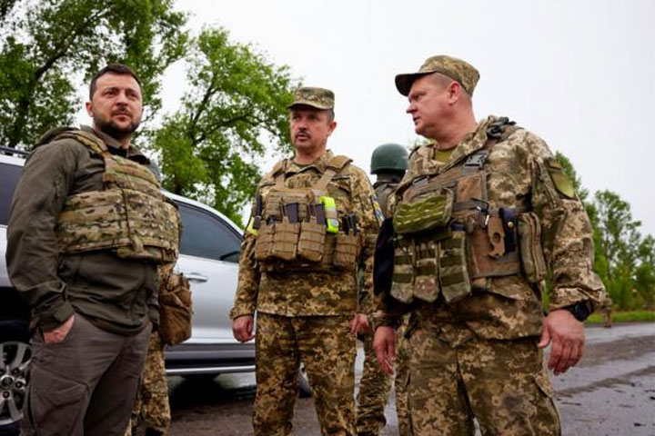 Зеленский готов «форсировать» Днепр, забросав его до берегов трупами украинцев