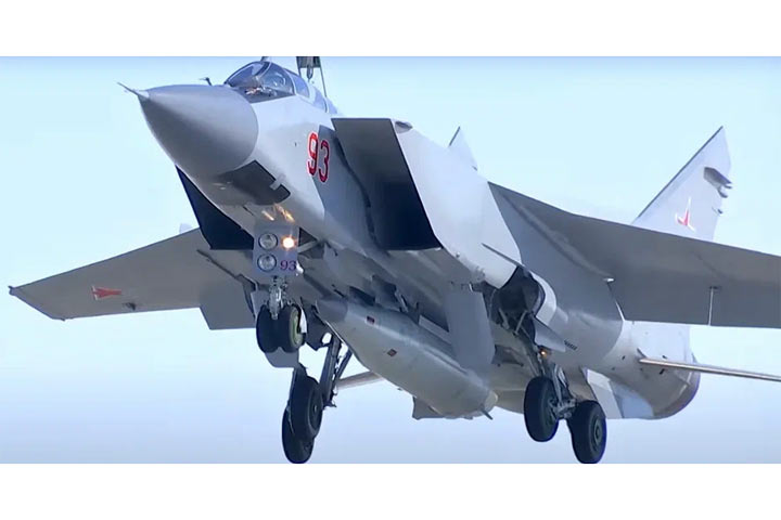 Шойгу рассказал о применении Су-57 и «Кинжала» во время спецоперации на Украине