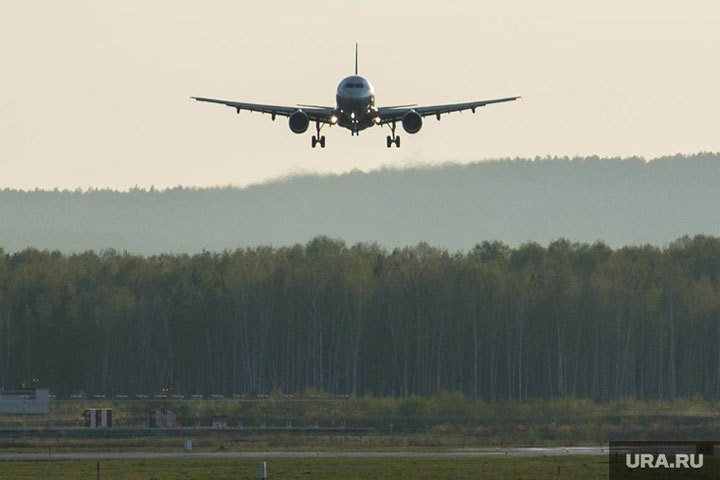 Неопознанный объект преградил в Москве путь самолету из Перми