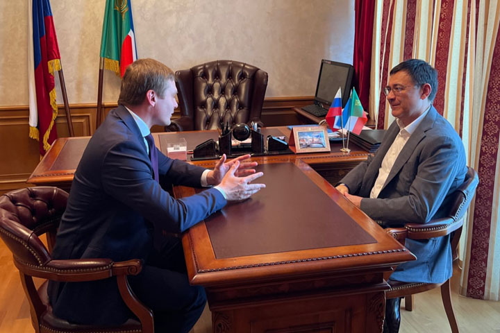Глава Хакасии встретился с первым зампредседателя комитета Госдумы по энергетике