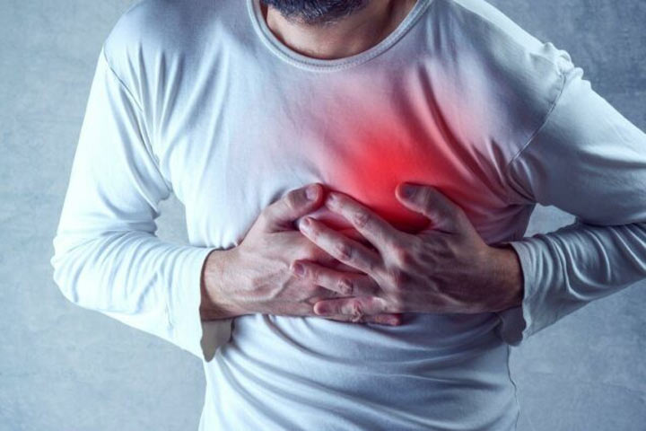 Названы три симптома инфаркта, которые могут появиться за месяц до приступа