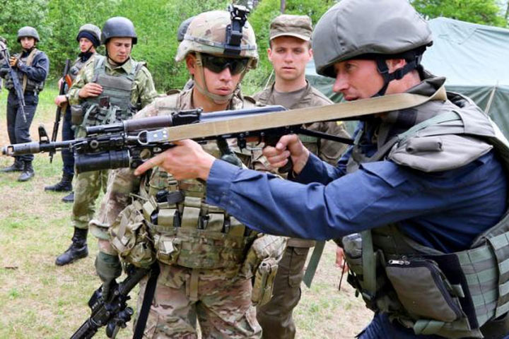 «Ограниченный контингент» США на Украине попытается смыть позор за Афган