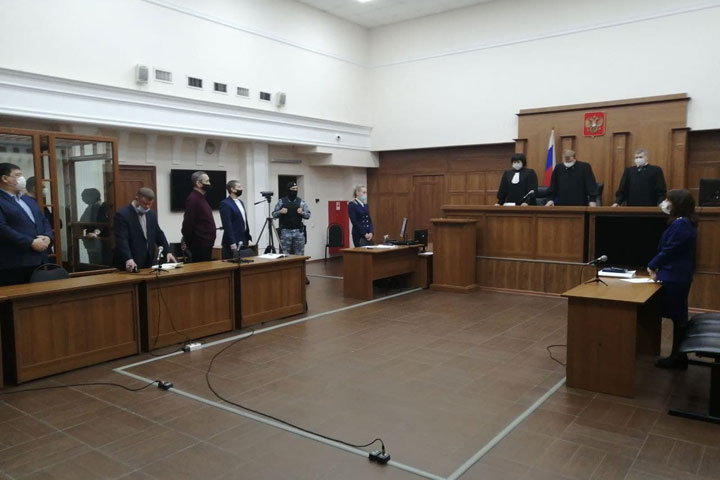 Месяц на размышление: Верховный суд Хакасии предписал Адвокатской палате наказать Дворяка