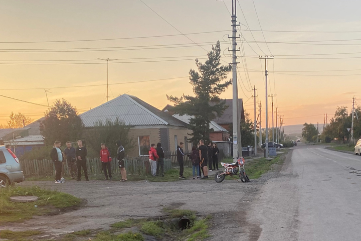В Черногорске водитель  Nissan X-Trail не заметил питбайк с подростком за рулем