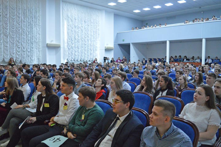 Первокурсниками ХГУ стали 2700 студентов