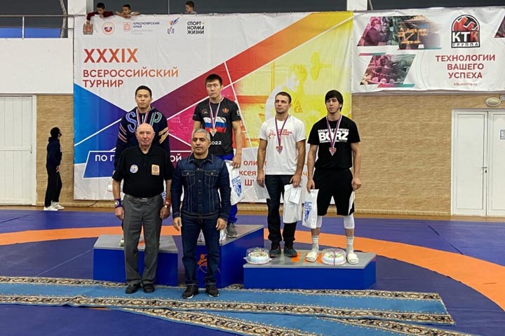 Борцы Хакасии завоевали медали всероссийского турнира
