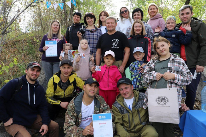 В Саяногорске Дню Енисея посвятили экологический субботник