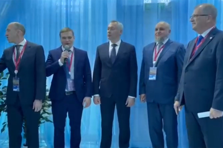 Главы субъектов СФО представили на форуме во Владивостоке стенд «Большая Сибирь»