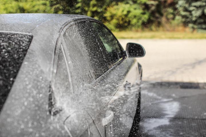 В Хакасии водители правительственного предприятия жалуются, что даром моют машины 