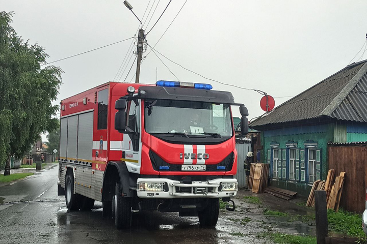 В Усть-Абаканском районе дом чуть не сгорел из-за зарядки телефона 