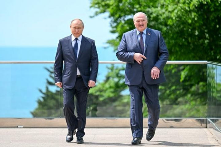 Путин одобрил вступление Белоруссии в ШОС