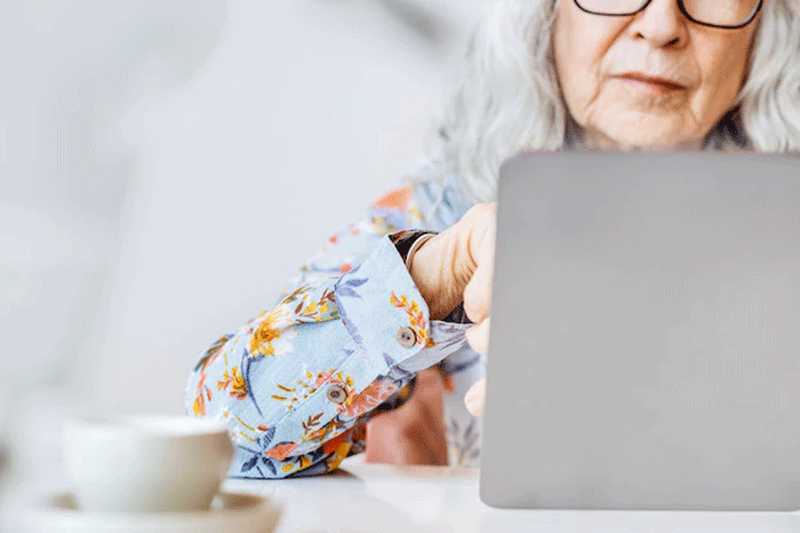 В Хакасии пенсионеров ждут на компьютерные курсы