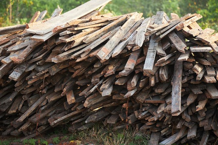 Ограничение экспорта ускорило снижение цен на древесину в Хакасии
