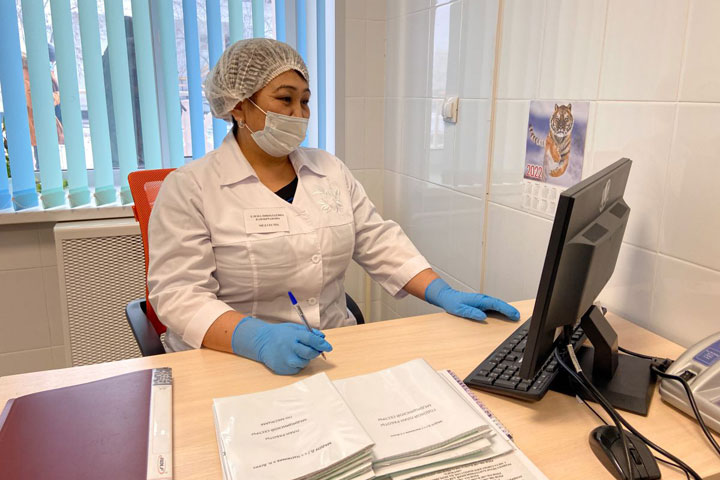 В Хакасии ежедневно регистрируют по 2 сотни заболевших COVID
