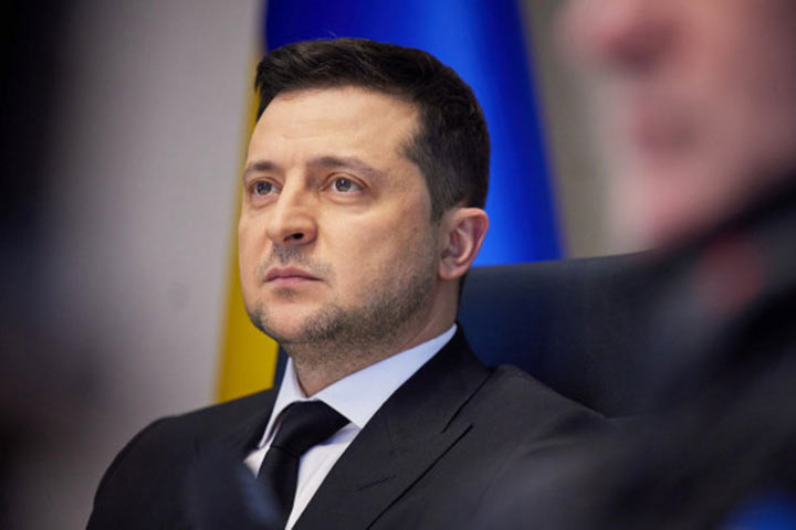 Зеленский отменил осенний призыв в ВСУ и отложил демобилизацию срочников