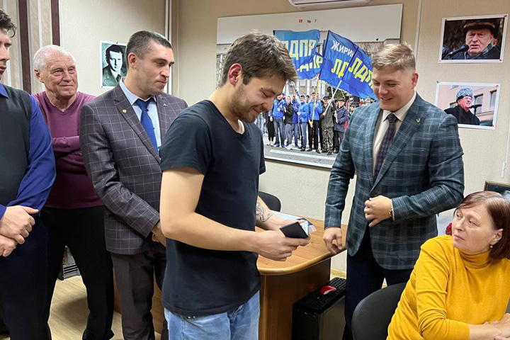 Вечер памяти Жириновского состоялся в Хакасском региональном отделении ЛДПР