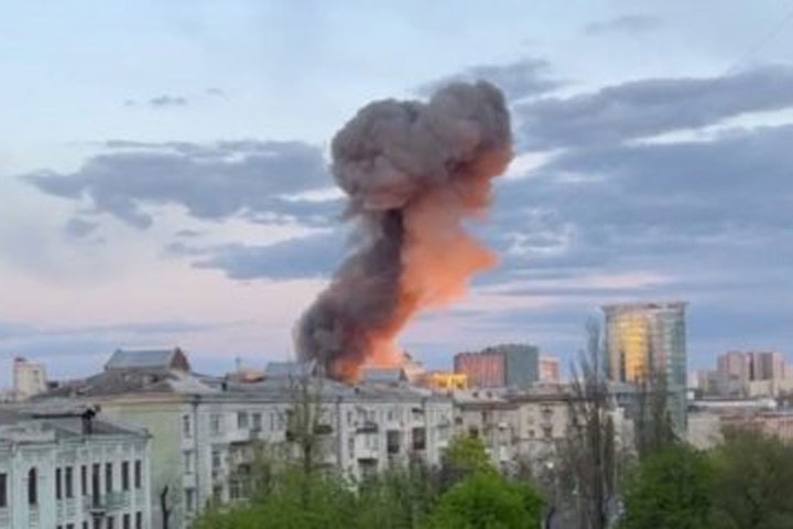 В центре Киева прогремела серия взрывов
