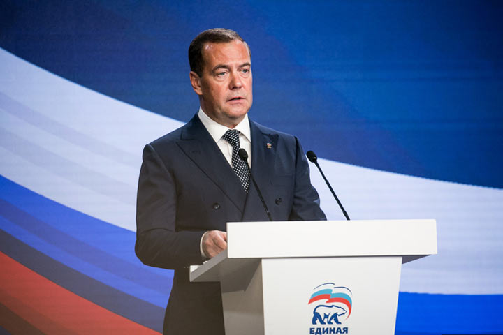 Медведев пообещал полноценный демонтаж политического режима Украины