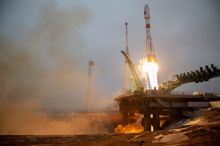 Россия отправила в космос ракету с военным спутником