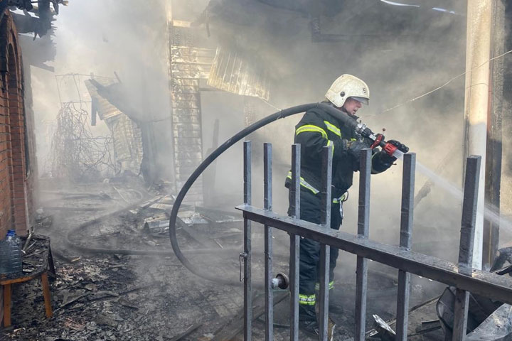 В Саяногорске на выходных горели гаражи 