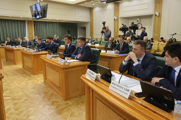 Сенатор от Хакасии рассказал о парламентских слушаниях 
