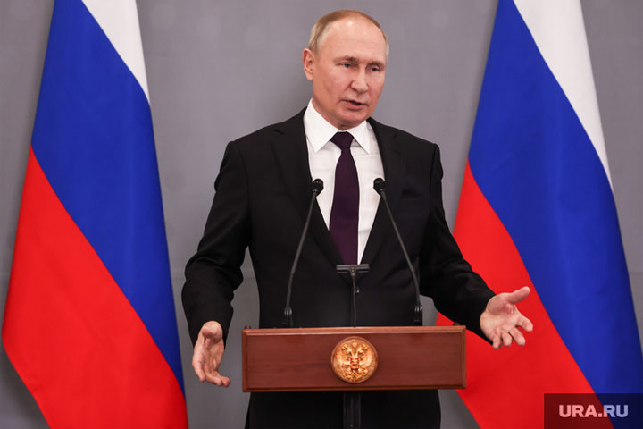 На Западе объяснили, зачем Путин ввел военное положение в некоторых регионах РФ