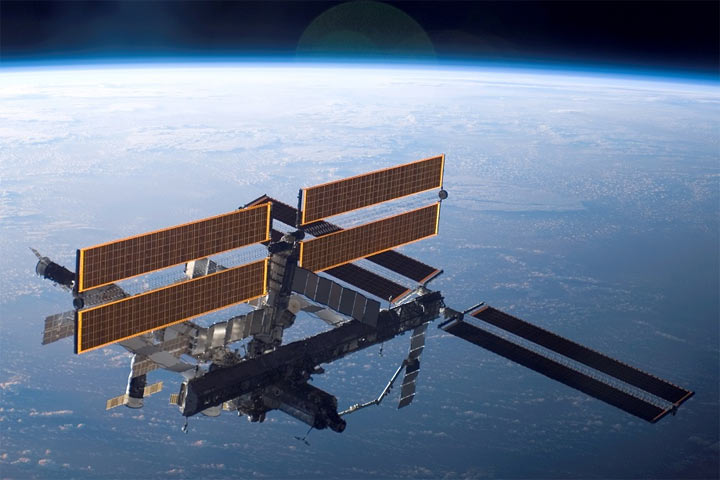 Мантуров: Россия считает возможным продление работы МКС до 2028 года