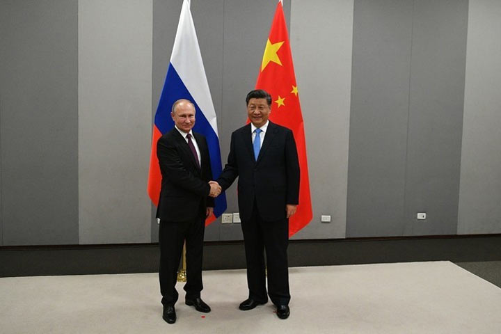 Владимир Путин поздравил Си Цзиньпина с переизбранием на третий срок