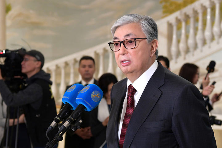 Президент Казахстана планирует отправить правительство в отставку