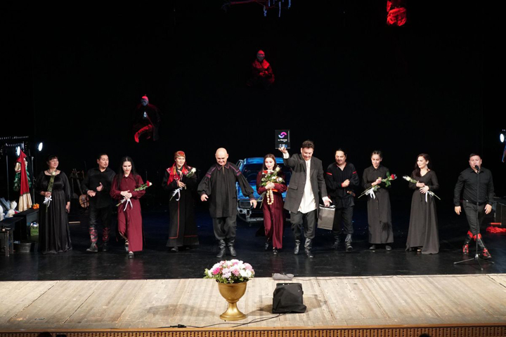 Спектакль «Читiгена» «Абахай пахта» удостоен спецприза «За слияние традиций и современности»