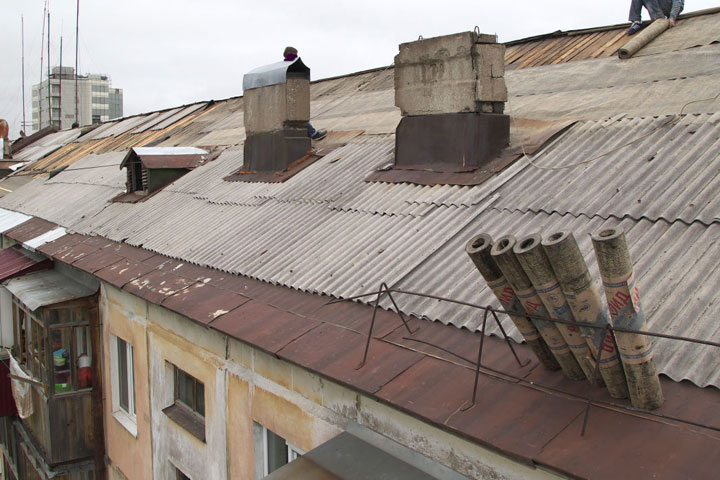 В Усть-Абаканском районе Хакасии крышу будут ремонтировать через суд 