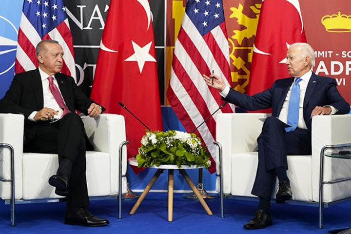 Байден решил Эрдогана сломать из-за России, и вообще за его взгляды и интересы