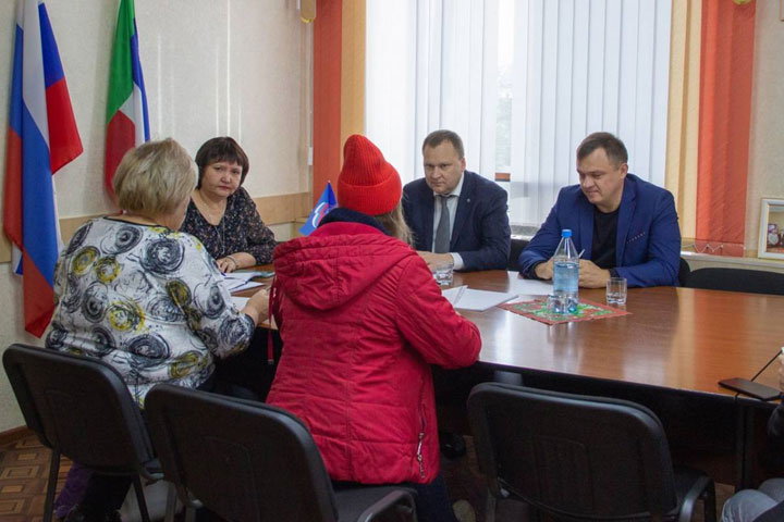 Энерегетики встретились с жителями Бейского района, чтобы помочь