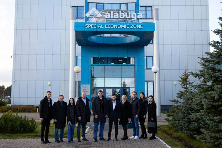 Представители Хакасии посетили особую экономическую зону «Алабуга»