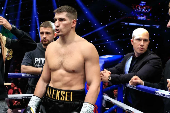«Вместе мы - сила!»: Русский боксёр нокаутировал не знающего поражений боснийца