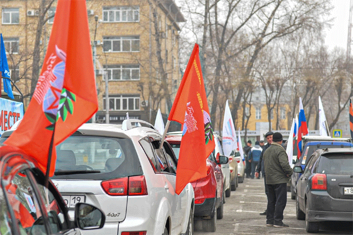 В столице Хакасии прошел патриотический автопробег