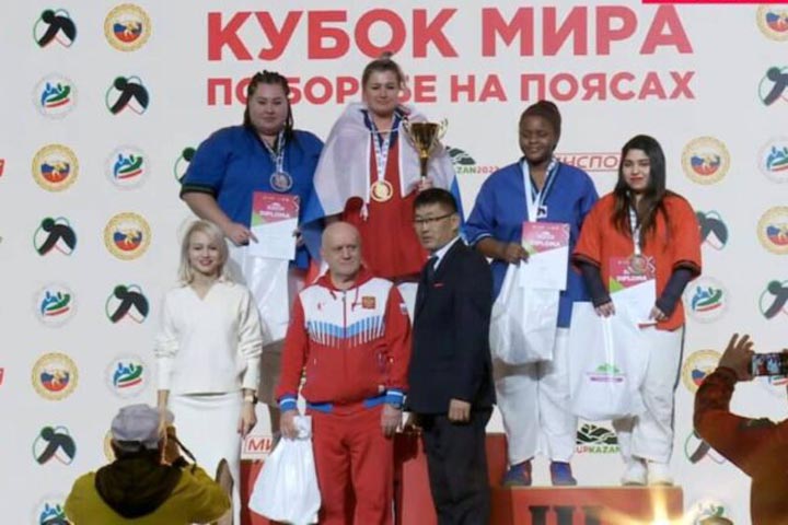 Хакасские спортсменки поднялись на пьедестал Кубка мира по борьбе на поясах