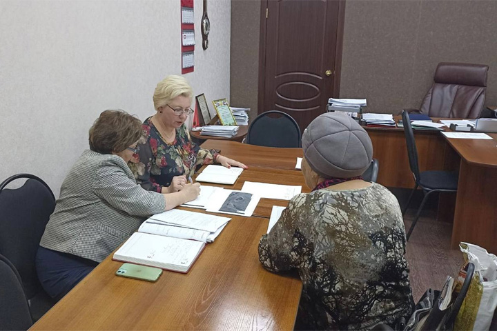 В Хакасии Елена Егорова проводит прием граждан дважды в неделю 