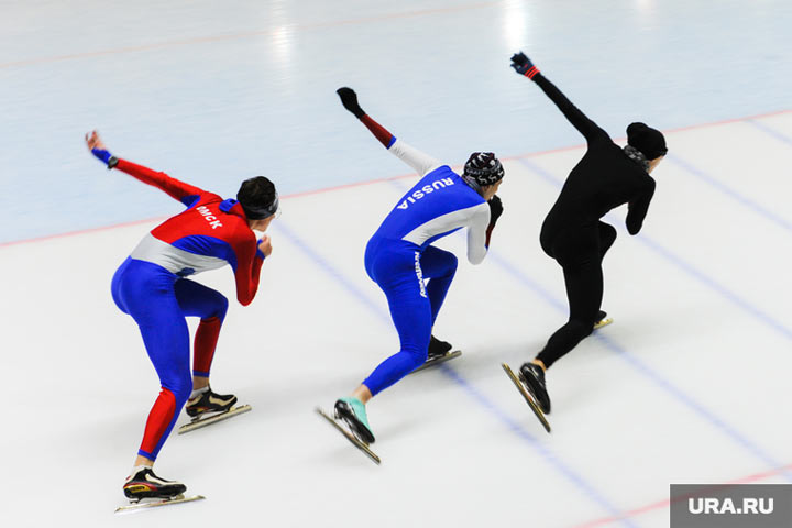 Российских конькобежцев дисквалифицировали на Олимпиаде в Пекине